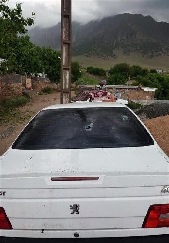 بارش تگرگ به شهرستان های شمالغربی کرمانشاه خسارت وارد کرد