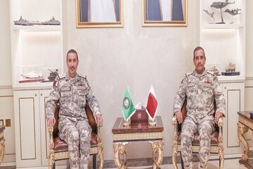 رایزنی رئیس ستاد ارتش قطر با مسئول نظامی شورای همکاری خلیج فارس