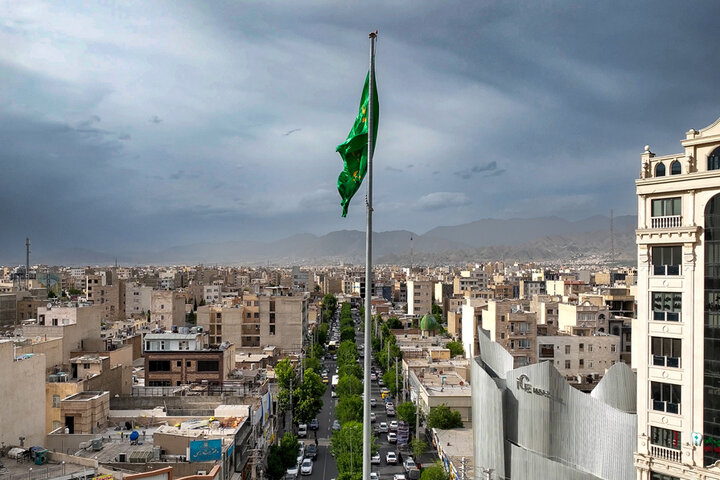 پرچم امام رضا (ع) در فردیس به اهتزاز درآمد