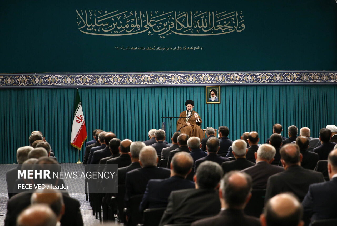 مناسبات بینالمللی صحنه تأمین منافع ملی