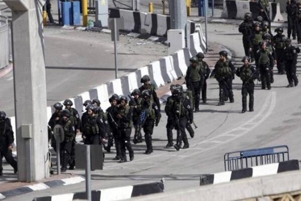 قوات الاحتلال تشن حملة اعتقالات واسعة في أرجاء الضفة الغربية