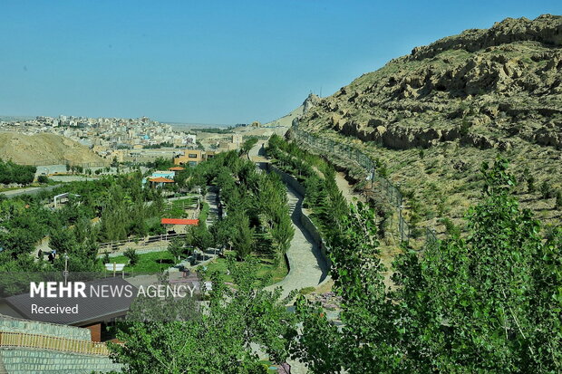 باغ پرندگان قم