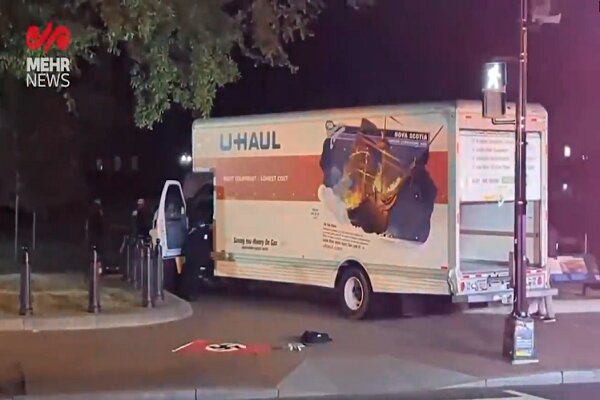برخورد یک کامیون با موانع امنیتی اطراف کاخ سفید+ فیلم