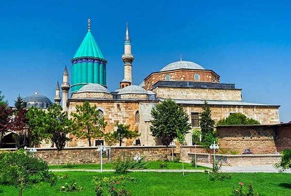 موزه مولانا در قونیه چهتعداد نسخه دستنویس فارسی دارد؟