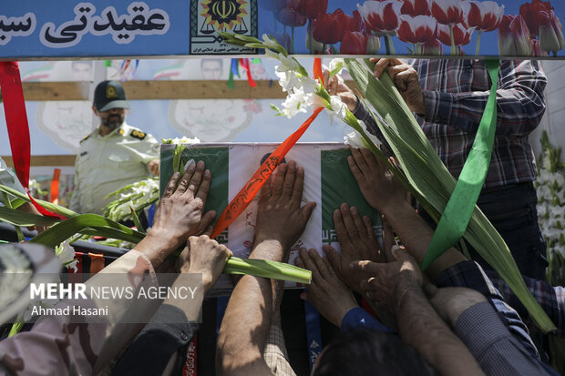 پیکر مرزبان شهید «محمد جمال زاده» در چناران تشییع و تدفین شد