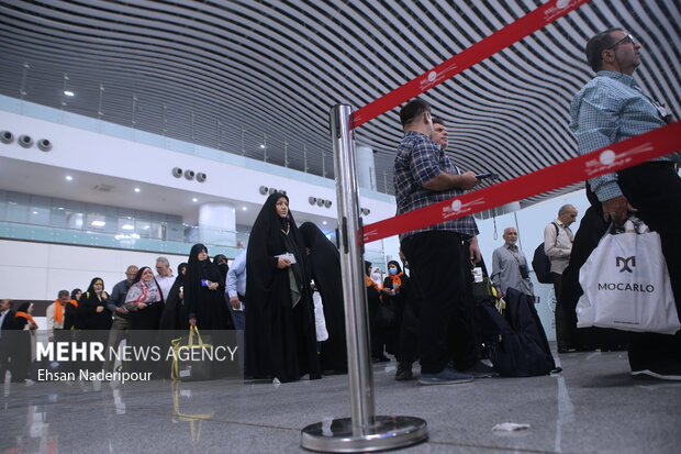 Iranian Hajj Pilgrims leaving for Mecca

