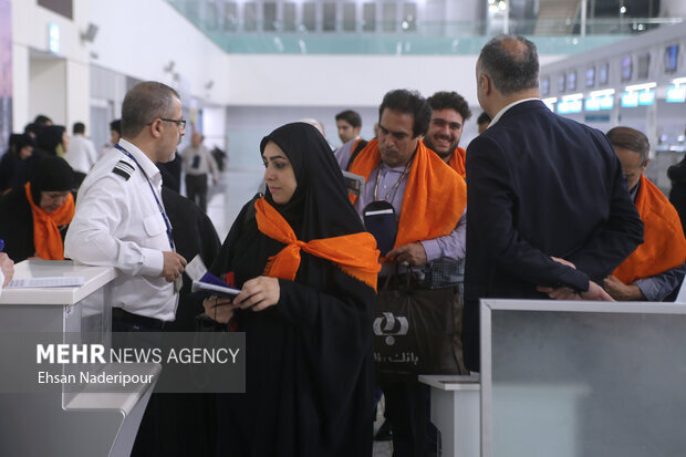 نخستین گروه از حجاج ایرانی عازم سرزمین وحی شدند