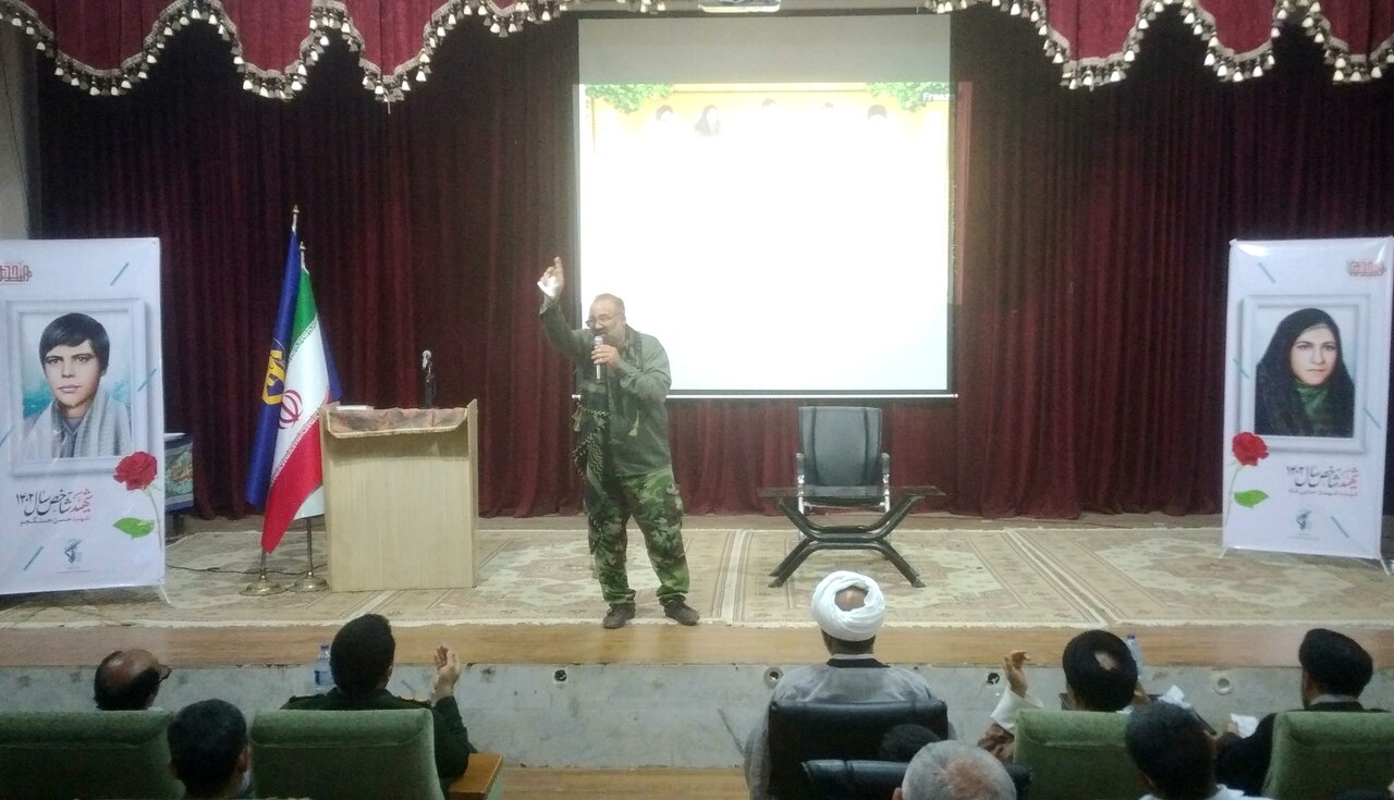 رزمندگان و خانواده شهدای عملیات بیتالمقدس در دیر تجلیل شدند