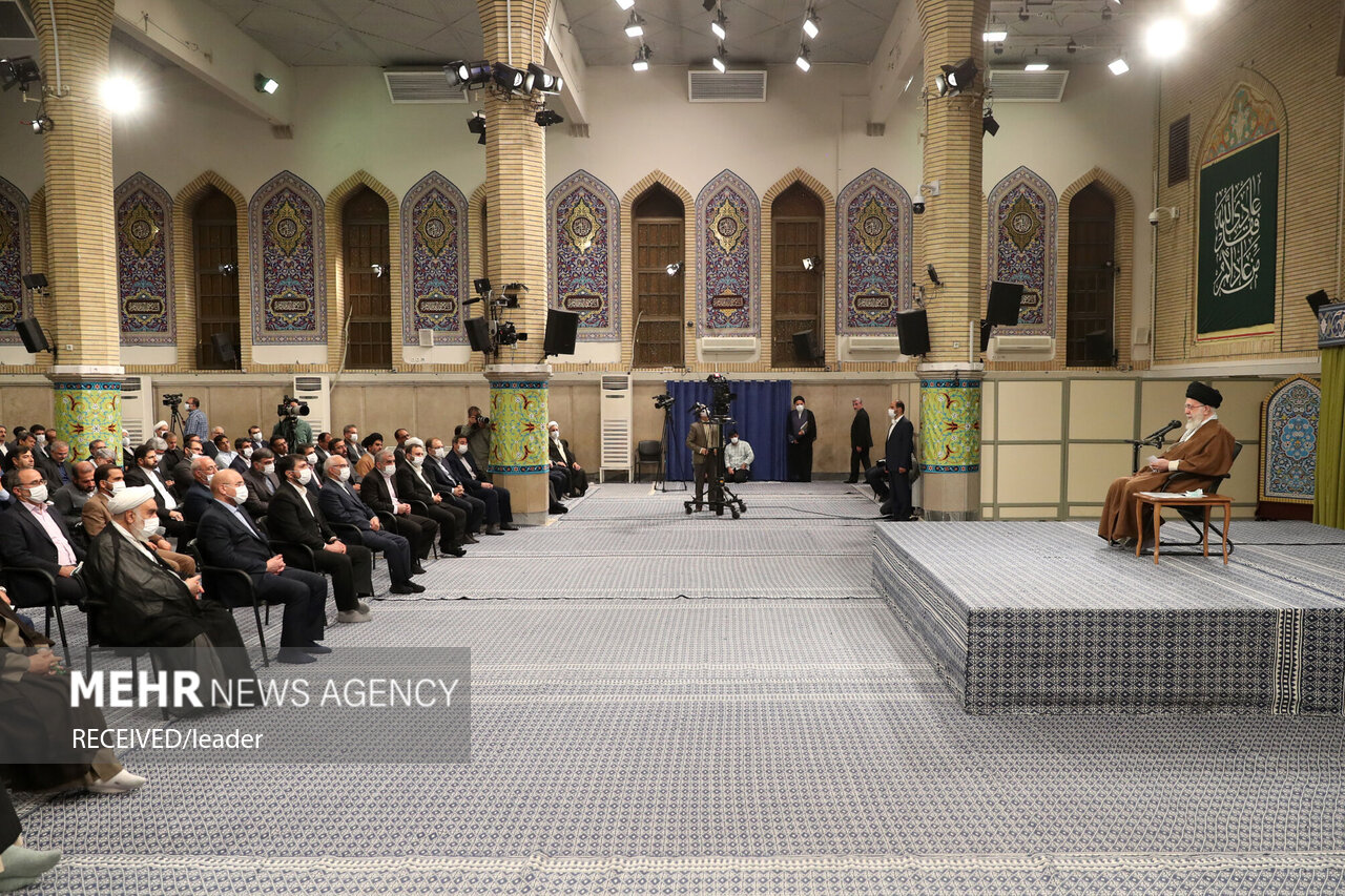 دیدار نمایندگان مجلس شورای اسلامی با رهبر معظم انقلاب اسلامی