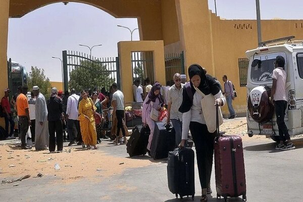 بیش از ۳۰۰ هزار سودانی به دلیل درگیری‌ها کشورشان را ترک کرده‌اند