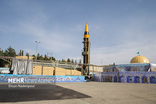 VIDEO: Khorramshahr-4 missile fires, hits target