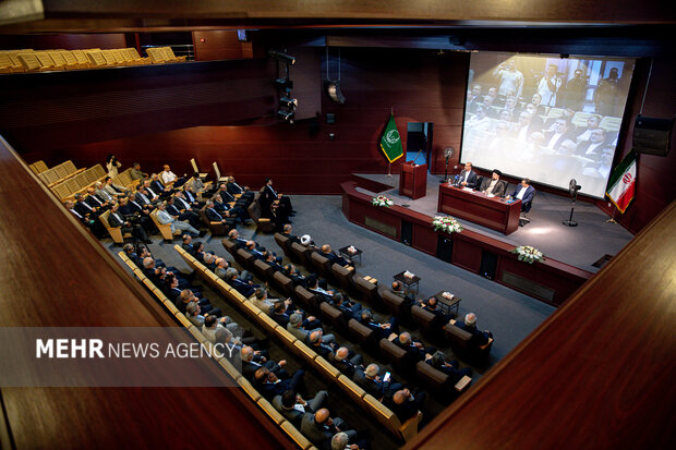 MFA officials in Imam Khomeini's mausoleum