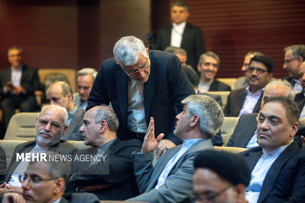MFA officials in Imam Khomeini's mausoleum
