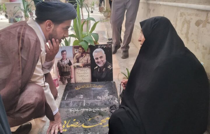 پیام شهدا باید به نسل جوان منتقل شود