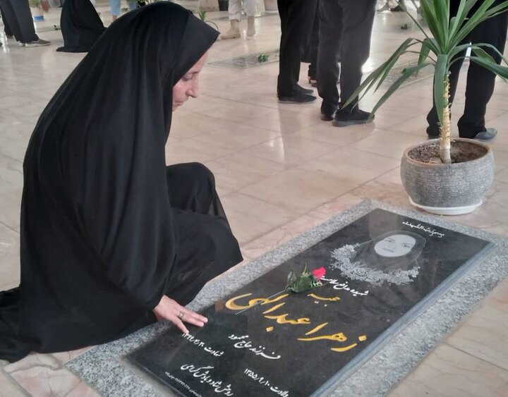 پیام شهدا باید به نسل جوان منتقل شود