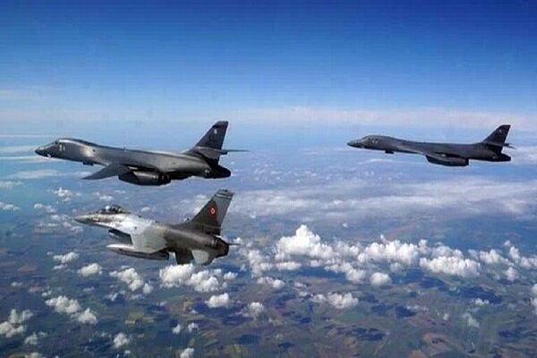مقابله دو جنگنده «سوخو» روسیه با دو بمب‌افکن راهبردی آمریکا