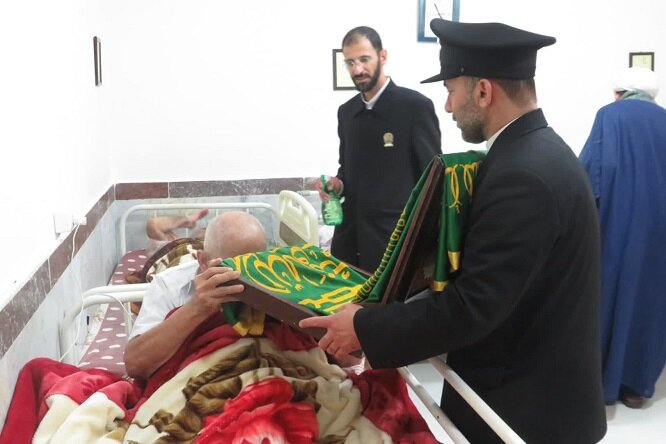 خدام حرم رضوی در آسایشگاه سالمندان بوشهر حضور یافتند