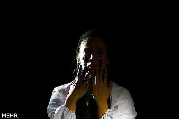 کسی نیست همه داستانها را به یاد آورد؟/ آقای حداد آمدیم، نبودید