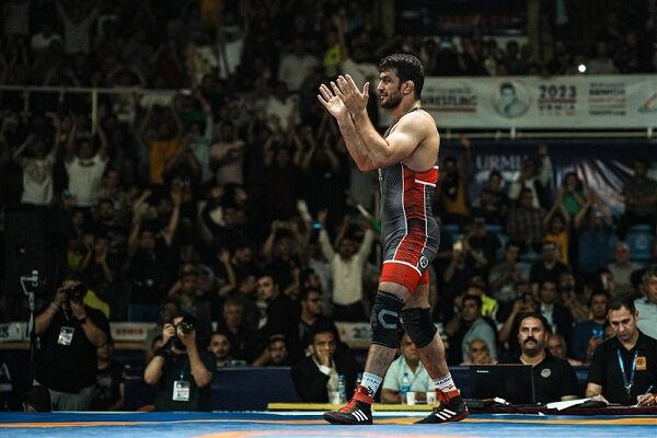 نتایج مسابقات فینال 5وزن دوم کشتی مشخص شد/یزدانی طلایی شد