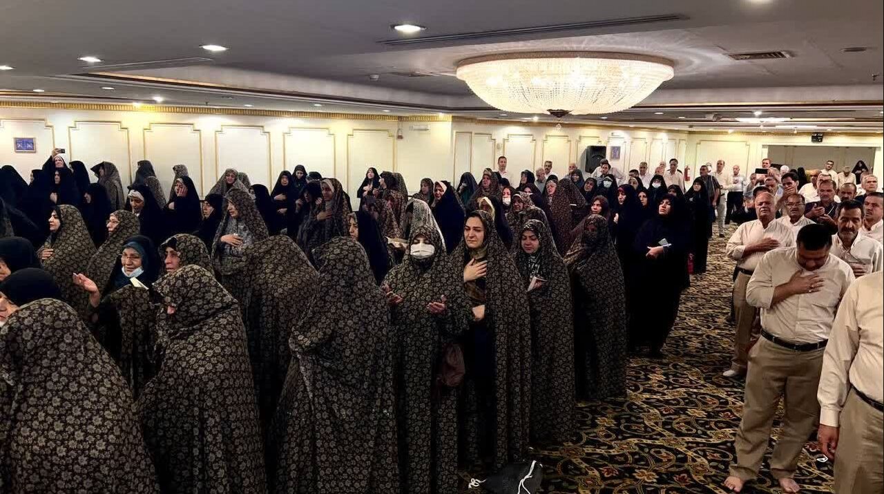 تصاویری از اولین دعای ندبه زائران ایرانی در مدینه منوره 