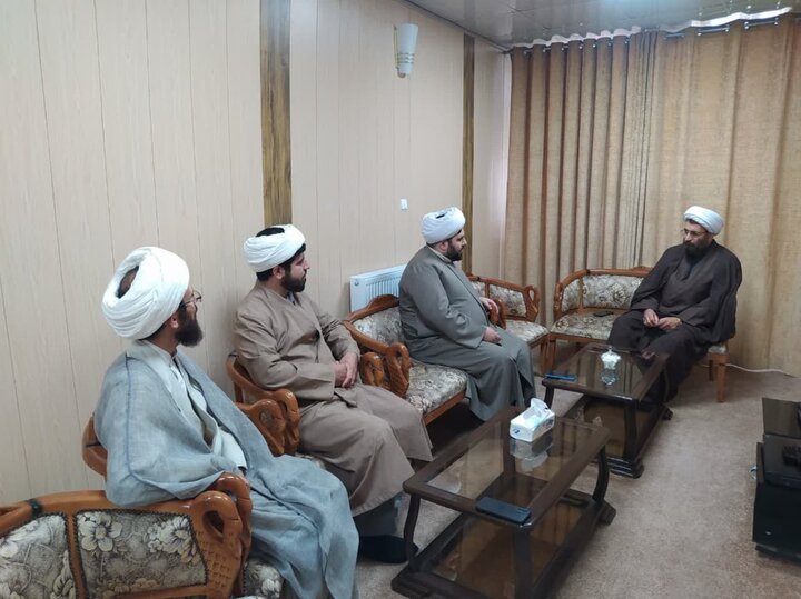 امامان محله احیای کارکرد اجتماعی مساجد را اولویت قرار دهند