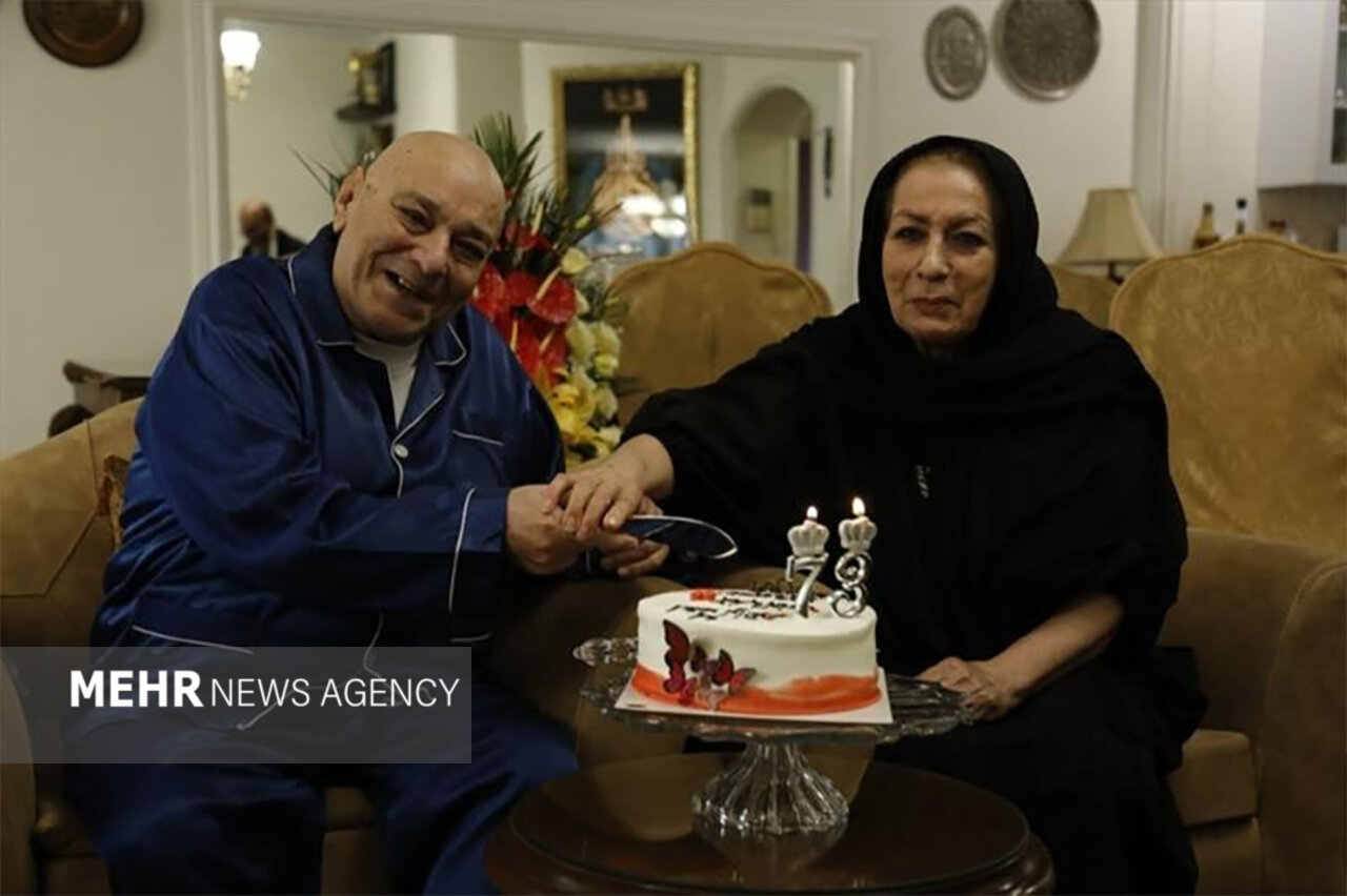 محمد کاسبی: تا آخرین لحظه عمرم از چفیه رهبری نگهداری میکنم