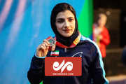 بانوی آلیش‌کار مدالش را به شهید طهرانی‌مقدم تقدیم کرد