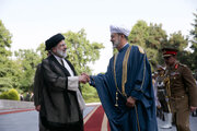 VIDEO: Iranian president welcomes Omani Sultan at Saadabad