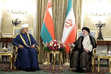 عمان کے بادشاہ اور صدر رئیسی کی ملاقات، اہم امور پر تبادلہ خیال