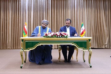 توقيع 4 وثائق تعاون بين ايران وسلطان عمان