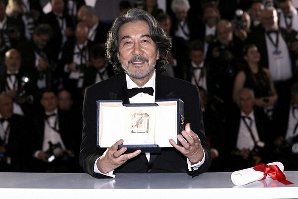 انتقاد سومین زن برنده نخل طلای کن از سرکوب اعتراضات توسط مکرون