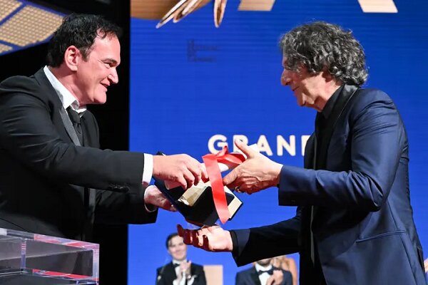 انتقاد سومین زن برنده نخل طلای کن از سرکوب اعتراضات توسط مکرون