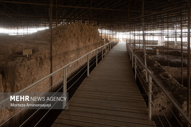 محوطه باستانی شادیاخ