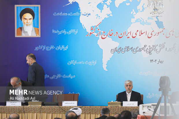 حمید سجادی وزیر ورزش و جوانان در  گردهمایی روسای نمایندگی های جمهوری اسلامی ایران در خارج از کشور حضور دارد