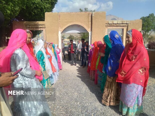 هنرنمایی ۶ قوم در هفته فرهنگی فریدن