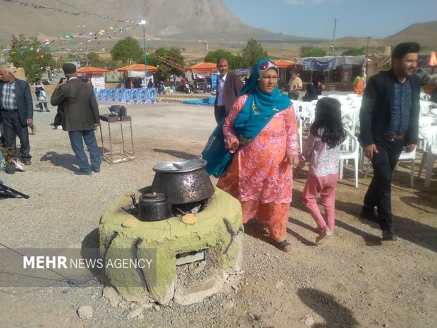 هنرنمایی ۶ قوم در هفته فرهنگی فریدن