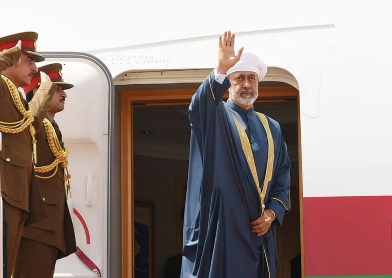 عمان کے بادشاہ تہران پہنچ گئے