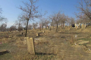 قبرهایی با یک دنیا حرف در دل قبرستان ۷۰۰ ساله هفشجان