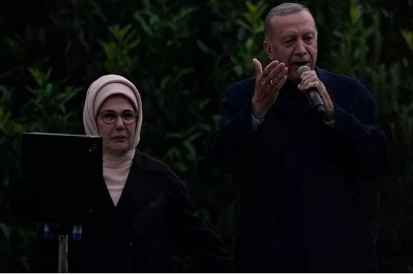 الرئيس التركي يلقي خطابا أمام أنصاره في أنقرة 