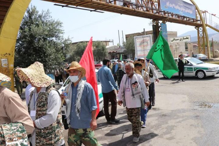 پیاده روی زائران حرم امام (ره) یک رزمایش رسانهای است