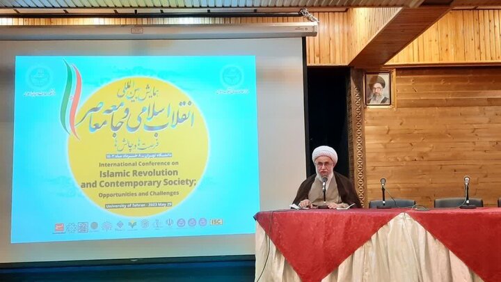 مردمیترین انقلاب هم در حدوث و هم در بقا انقلاب اسلامی ایران بود