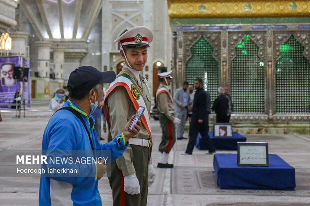 Followers of other religions visit Imam Khomeini mausoleum