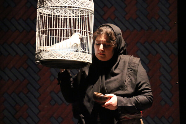 «سیمرغ» رنگ و بوی اردبیل را به تهران آورد/ یادش بهخیر؛ صف تئاتر!