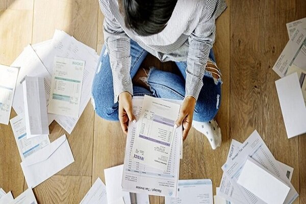 One in seven people In UK feel their debt is 'out of control' - Mehr ...