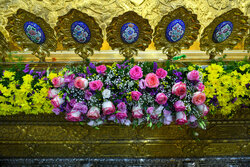 Floral decoration of Hazrat Masoumeh (PBUH)