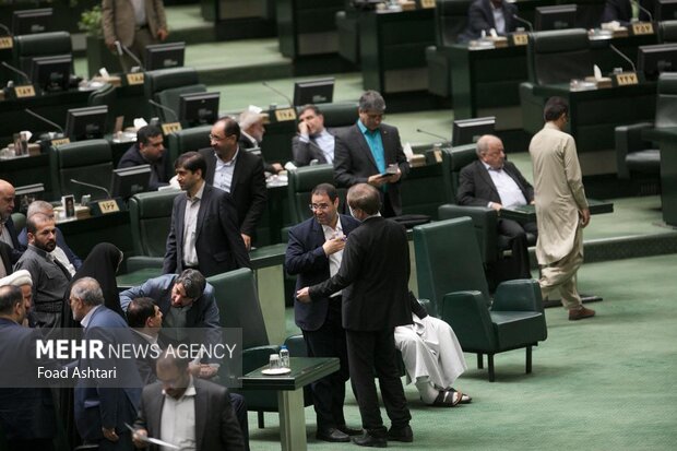 مجلس به صحرایی اعتماد کرد مجلس به صحرایی اعتماد کرد