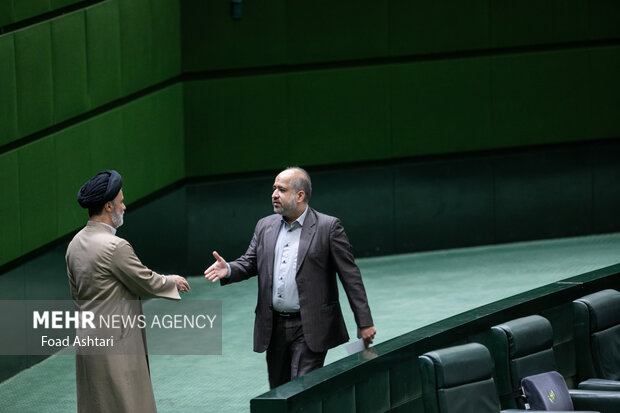 علی خضریان نماینده مجلس شورای اسلامی در جلسه رای اعتماد به وزیر پیشنهادی آموزش و پرورش حضور دارد