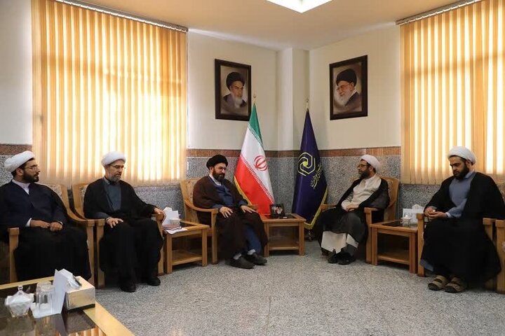 دیدار دبیر جامعه فرهنگی قرآنی عصر با مدیر حوزههای علمیه خواهران