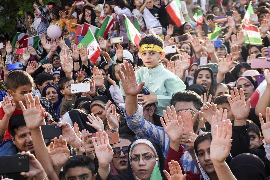 جشنی با یک میهمان ویژه/ دهه کرامت با بوی خوش پیکر مطهر شهید وطن