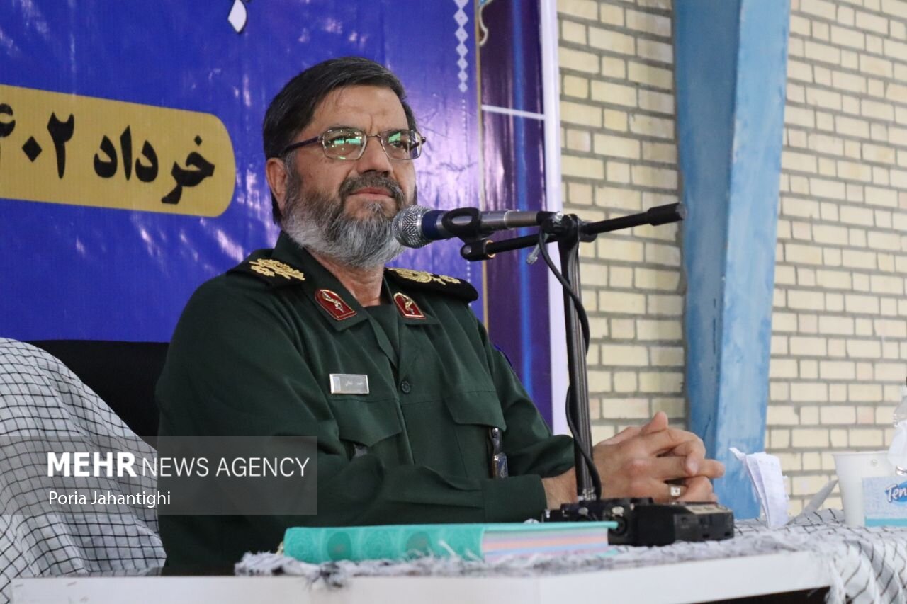 تکریم و معارفه فرمانده جدید سپاه سراوان تکریم و معارفه فرمانده جدید سپاه سراوان